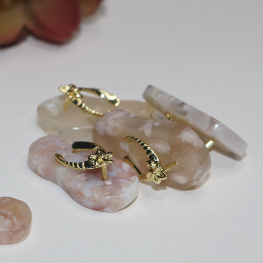 Slipper Charm/ Flower Agate Slipper Carving/Pendant